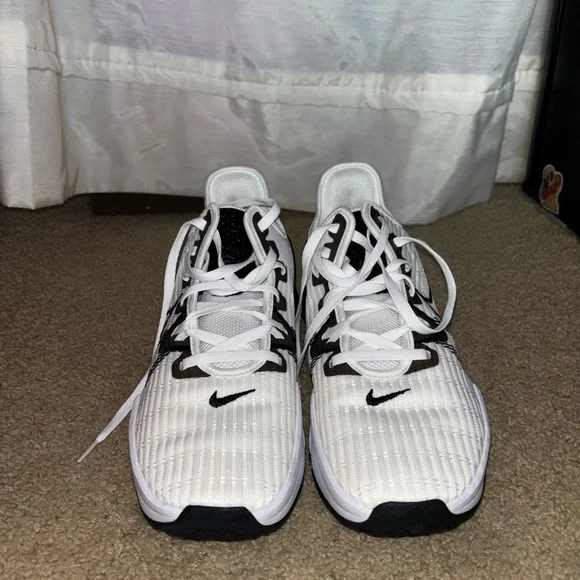 Nike Men's White and Black Athletic Shoes - Picture 3 of 6